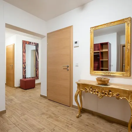 Lake View In With Sauna Apartment *